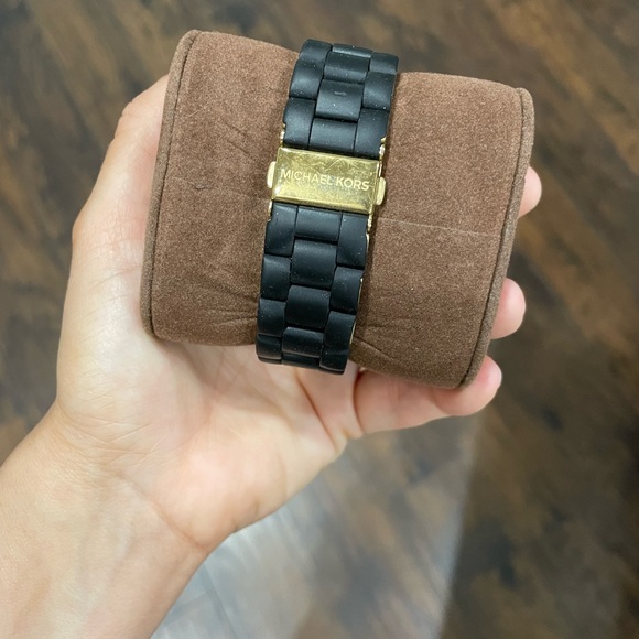 Michael Kors Women’s Watch - Picture 2 of 4